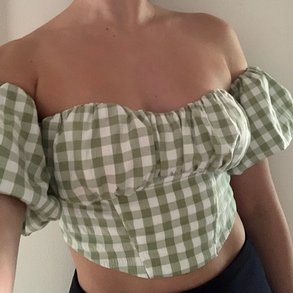 NEW Top - Picture 1 of 8